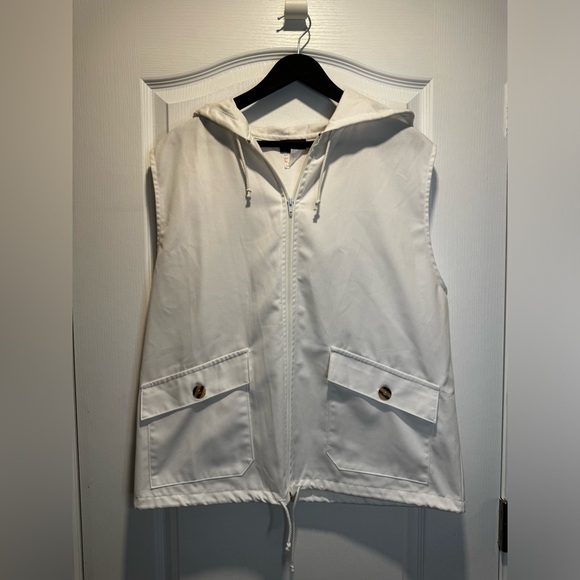 105-Vintage white lightweight zip up vest with hood - Picture 2 of 7